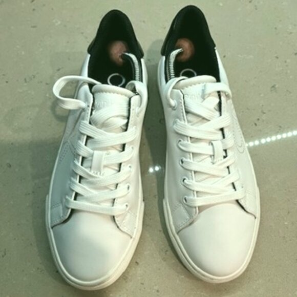 Calvin Klein Trainers-White/Black-Size 7-NWOT - Picture 1 of 9